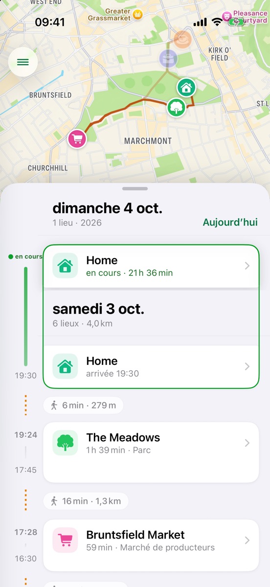 La chronologie de Byway sur iPhone : une carte de la journée au-dessus de la liste des lieux visités et des trajets à pied entre eux.