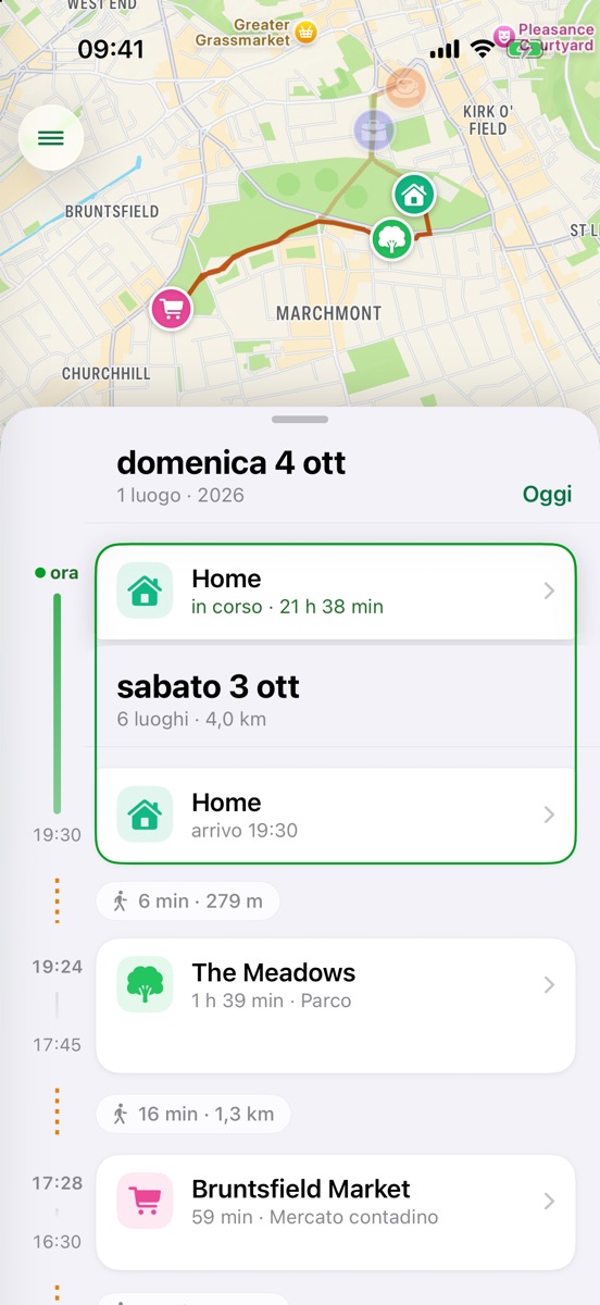 La cronologia di Byway su iPhone: la mappa della giornata sopra l’elenco dei luoghi visitati e delle camminate tra l’uno e l’altro.